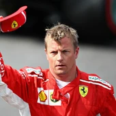 Kimi Raikkonen saluda Kimi Raikkonen saluda
