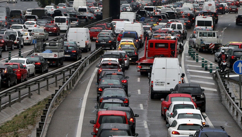 Tráfico pone en marcha el último dispositivo especial del verano, con 131.000 desplazamientos previstos en Asturias Tráfico pone en marcha el último dispositivo especial del verano, con 131.000 desplazamientos previstos en Asturias