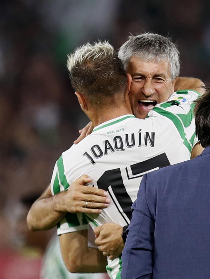 Quique Setién: "El día antes al derbi hablé con Joaquín y le dije que podía ser determinante" Quique Setién: "El día antes al derbi hablé con Joaquín y le dije que podía ser determinante"