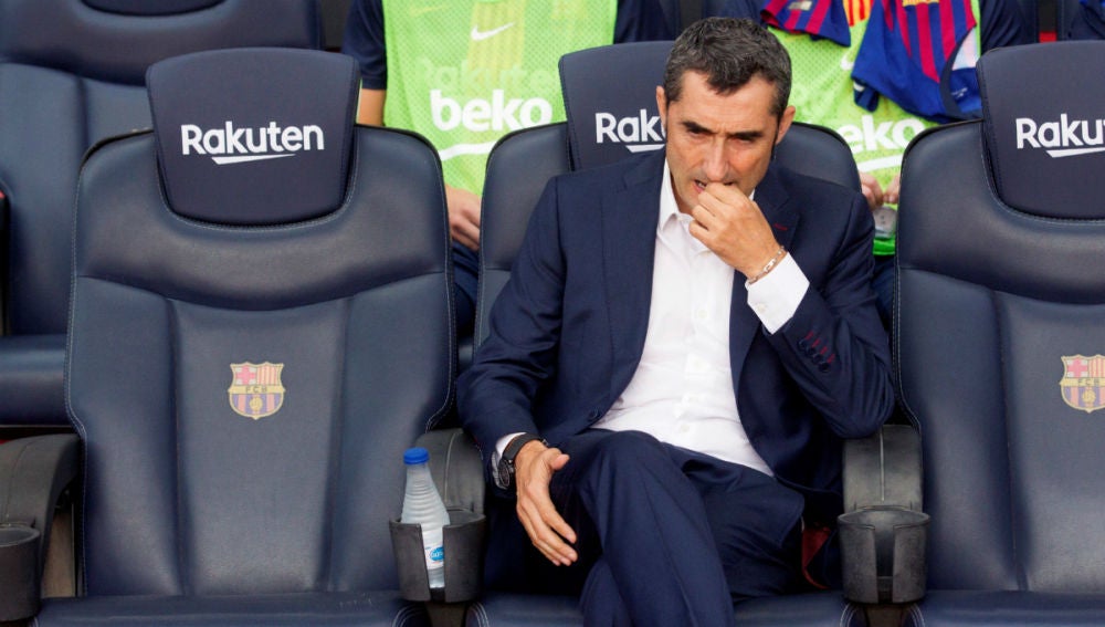 Valverde, en el banquillo del Camp Nou