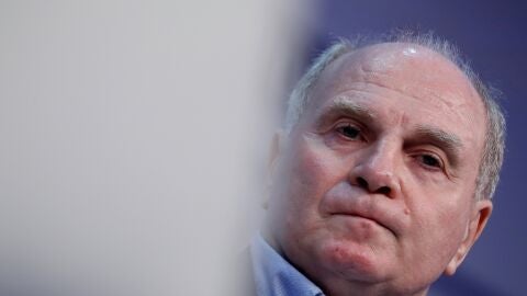 Uli Hoeness en rueda de prensa