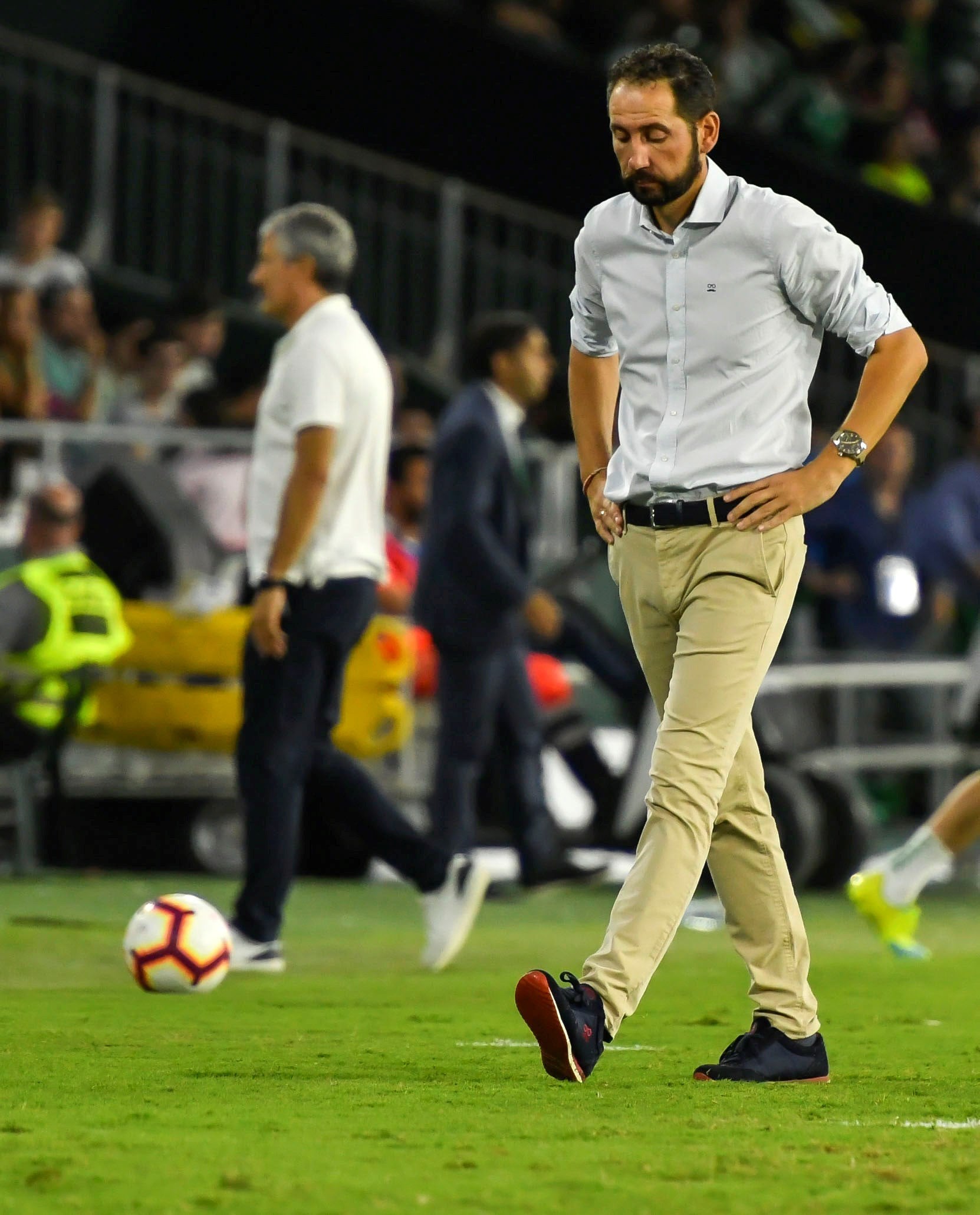 Machín: "Se supone que el VAR iba a hacer un bien al fútbol, para eso mejor arbitrar en el BAR" Machín: "Se supone que el VAR iba a hacer un bien al fútbol, para eso mejor arbitrar en el BAR"