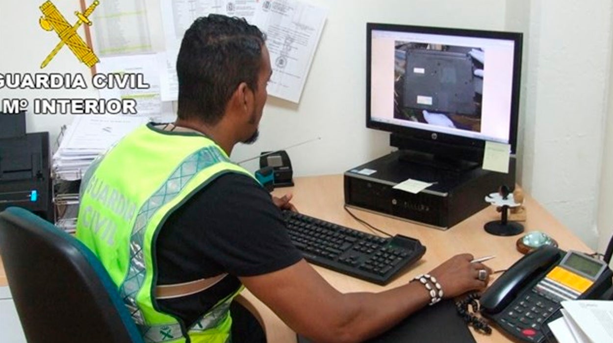 Detienen a un hombre por tenencia de más de 130 archivos de pornografía infantil Detienen a un hombre por tenencia de más de 130 archivos de pornografía infantil