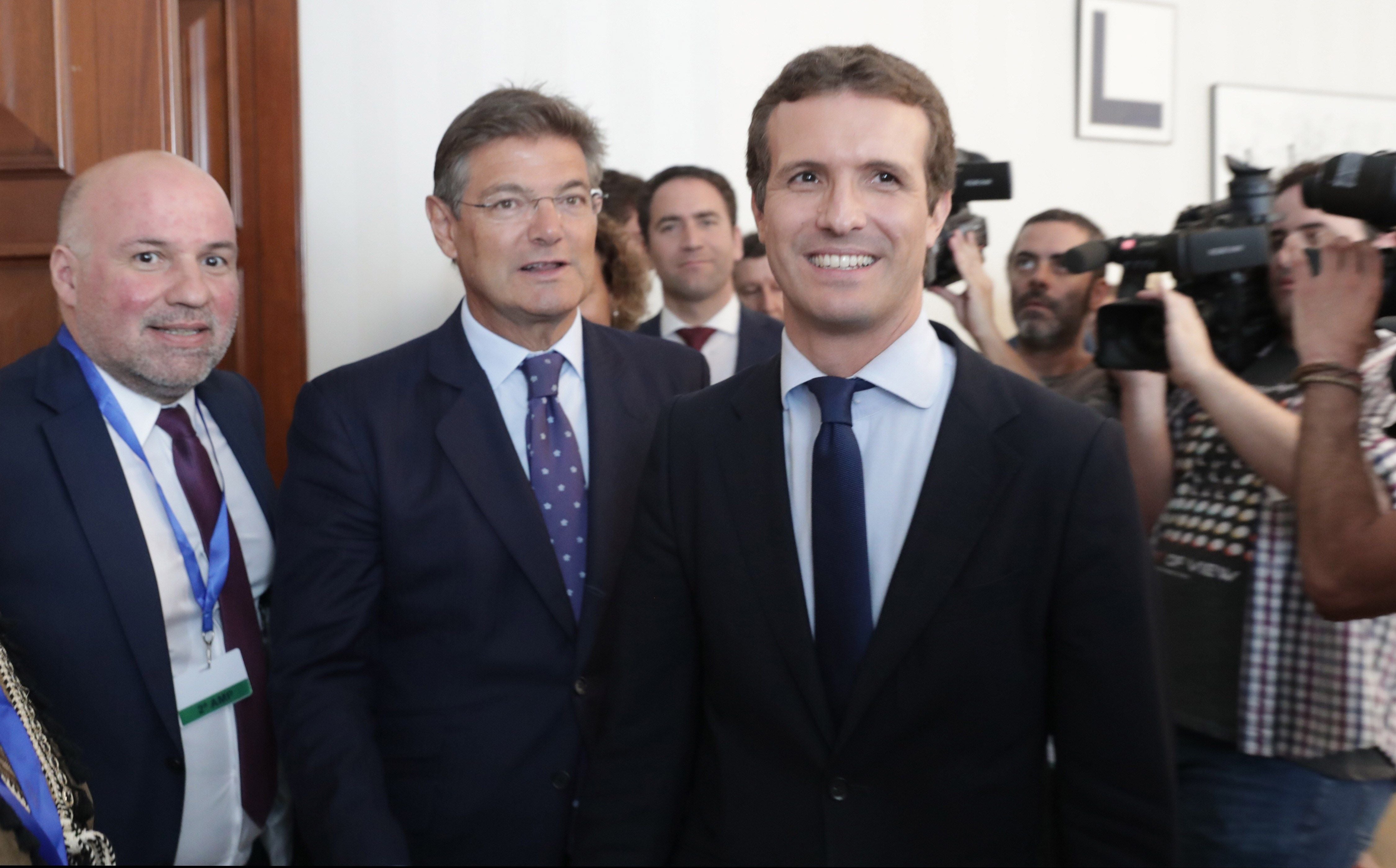 La Fiscalía se opone a abrir una causa a Casado por el máster en la Rey Juan Carlos La Fiscalía se opone a abrir una causa a Casado por el máster en la Rey Juan Carlos