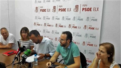 El alcalde de Elche, Carlos Gonz&aacute;lez, durante su comparecencia en el Ayuntamiento de Elche