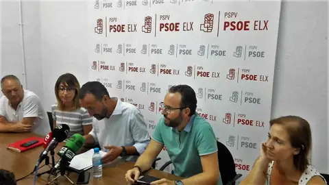 El alcalde de Elche, Carlos González, durante su comparecencia en el Ayuntamiento de Elche El alcalde de Elche, Carlos González, durante su comparecencia en el Ayuntamiento de Elche