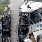 Antena 3 Noticias 2 (03-09-18) Cinco muertos y seis heridos graves en un accidente de autobús en Avilés