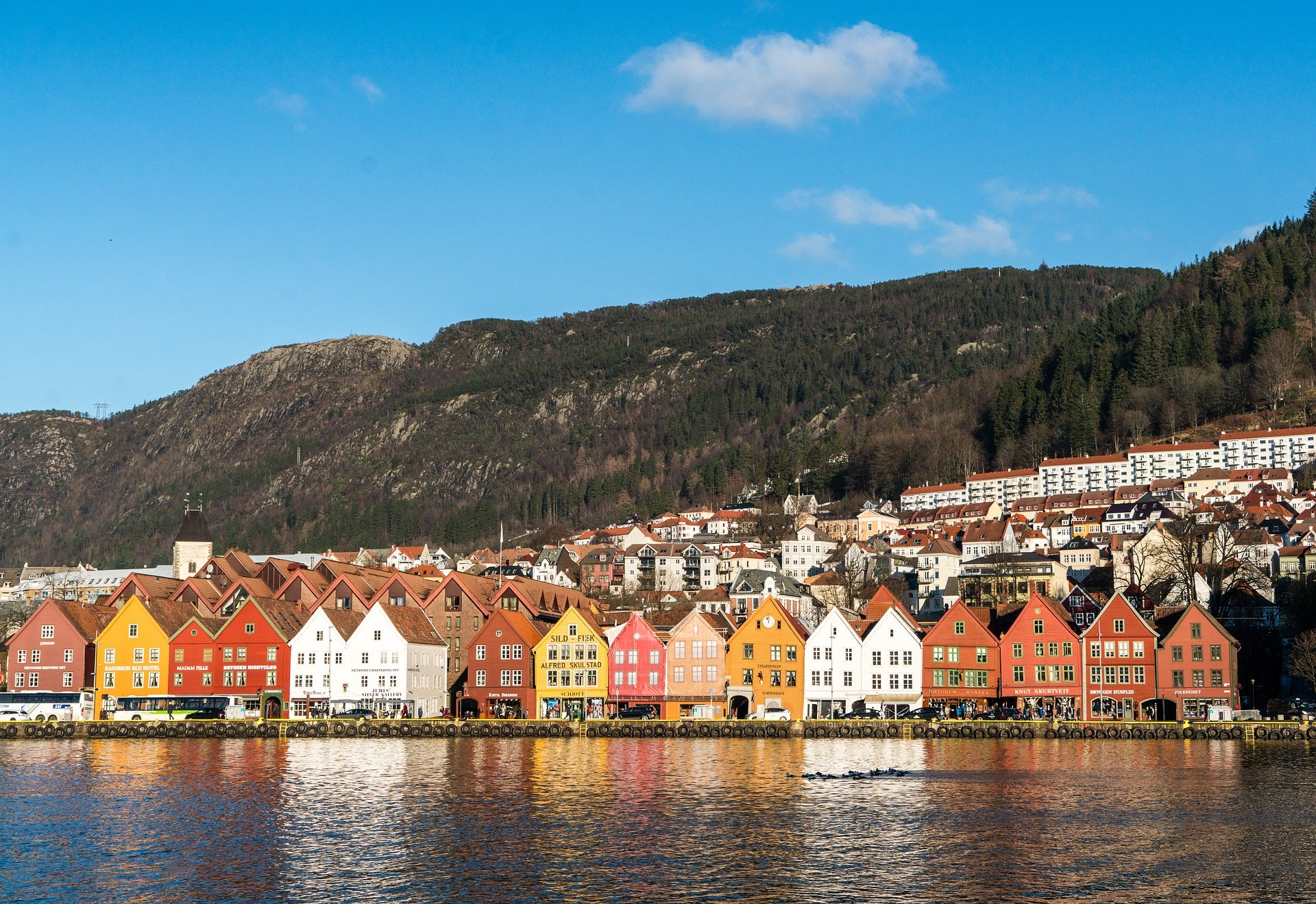 Bergen, naturaleza imponente Bergen, naturaleza imponente