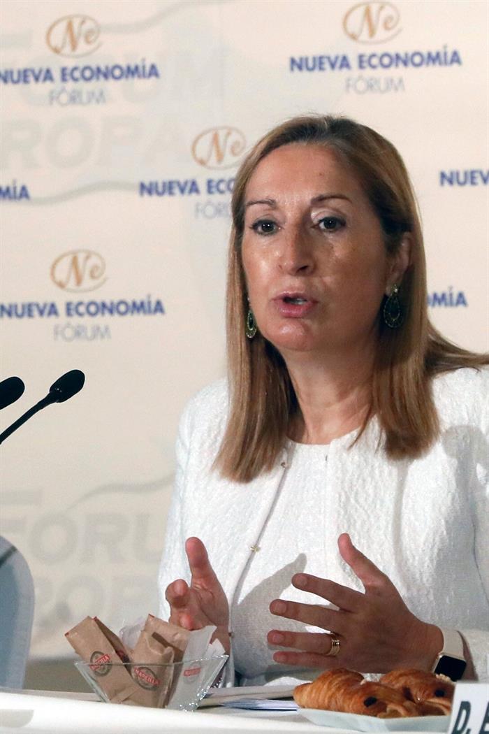 Pastor invita a Torra al Congreso para dialogar dentro de la legalidad Pastor invita a Torra al Congreso para dialogar dentro de la legalidad