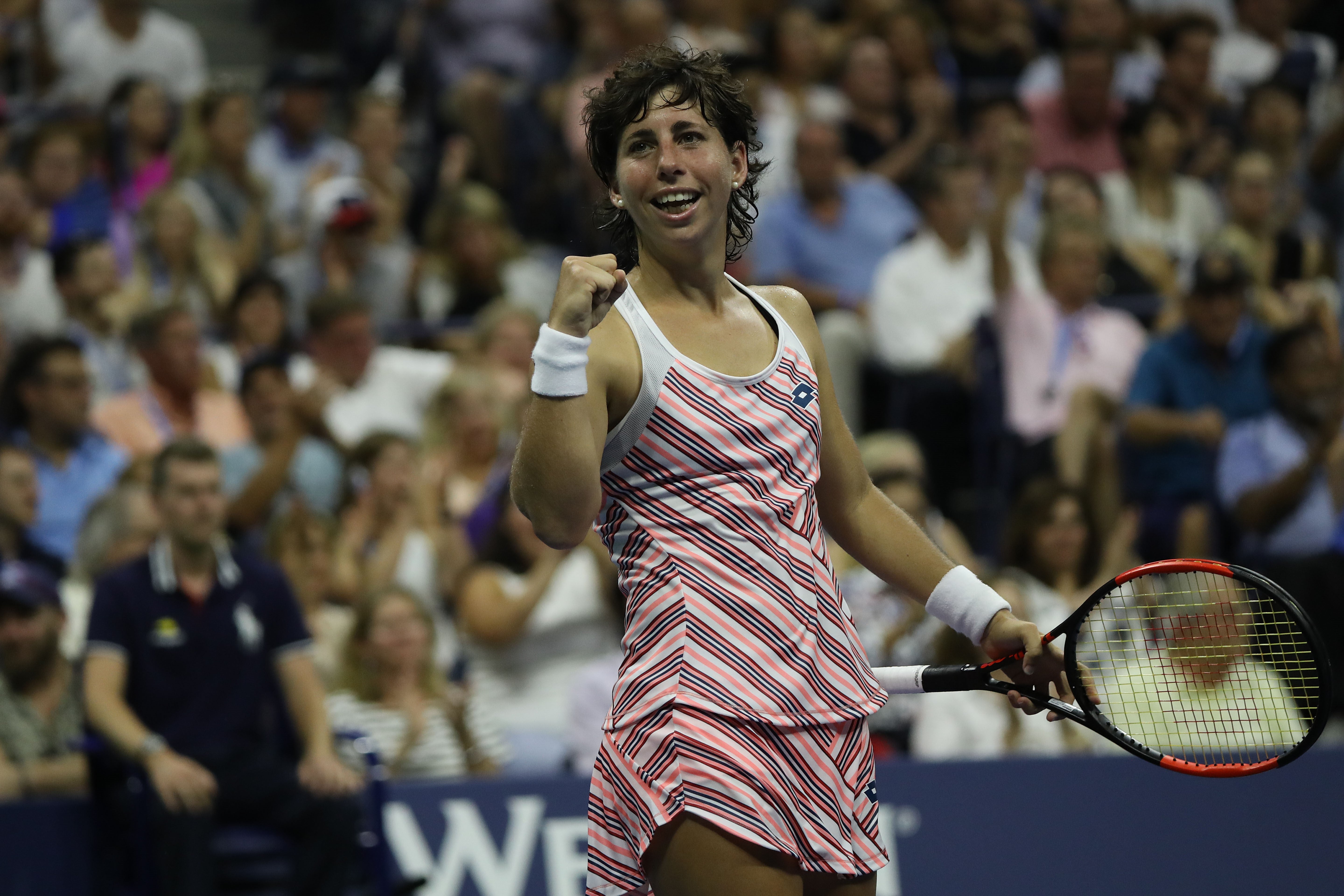 Carla Suárez se regala el pase a cuartos del US Open con un contundente triunfo ante Sharapova Carla Suárez se regala el pase a cuartos del US Open con un contundente triunfo ante Sharapova
