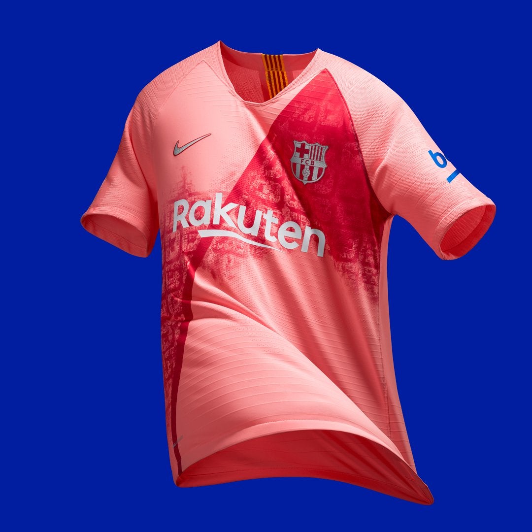 El Barcelona presenta su tercera equipación para esta temporada El Barcelona presenta su tercera equipación para esta temporada