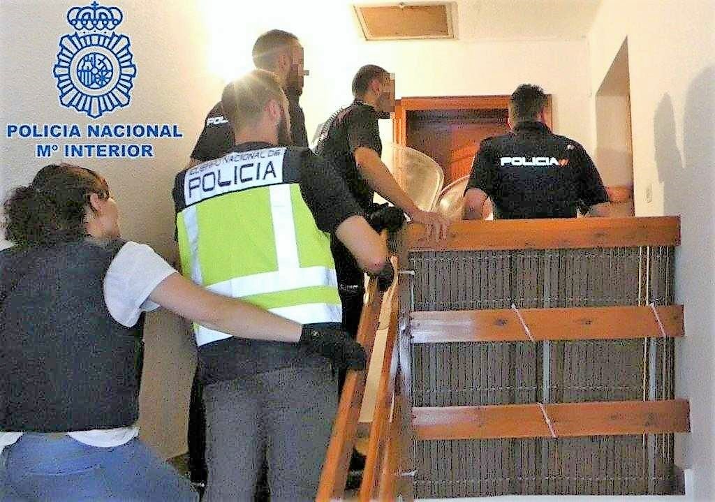 La Policía Nacional detiene en Elda a cuatro personas por una doble tentativa de homicidio La Policía Nacional detiene en Elda a cuatro personas por una doble tentativa de homicidio