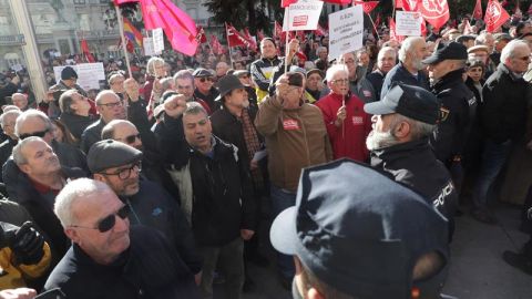 Pensionistas a las puertas del Congreso