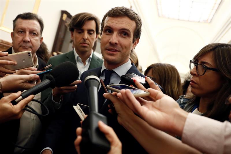 Casado defiende dejar de dar subvenciones a los partidos que alienten la violencia en Cataluña Casado defiende dejar de dar subvenciones a los partidos que alienten la violencia en Cataluña