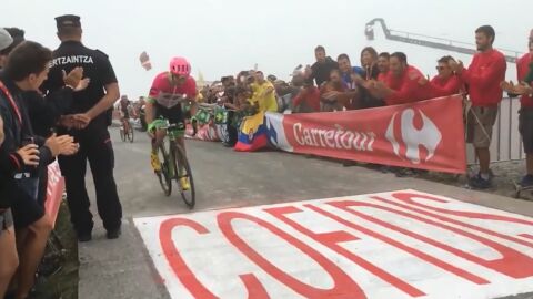 Michael Woods, entrando en la meta