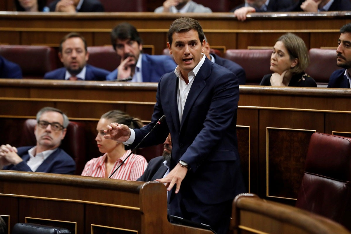 Rivera pide que Pedro Sánchez dé explicaciones sobre su tesis en el Pleno del Congreso Rivera pide que Pedro Sánchez dé explicaciones sobre su tesis en el Pleno del Congreso