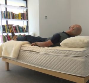 Científicos inventan una cama capaz de reducir la edad biológica en 15 años. Científicos inventan una cama capaz de reducir la edad biológica en 15 años.