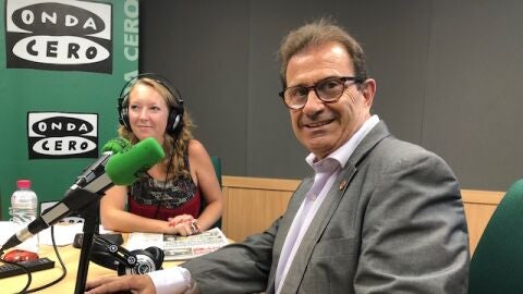 El rector de la UIB, Llorens Huguet, es entrevistado por Elka Dimitrova en la semana de la pol&eacute;mica en torno a los m&aacute;ster y tesis doctorales de los pol&iacute;ticos espa&ntilde;oles.