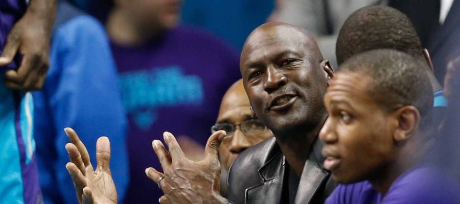 Michael Jordan, durante un partido con los Hornets Michael Jordan, durante un partido con los Hornets