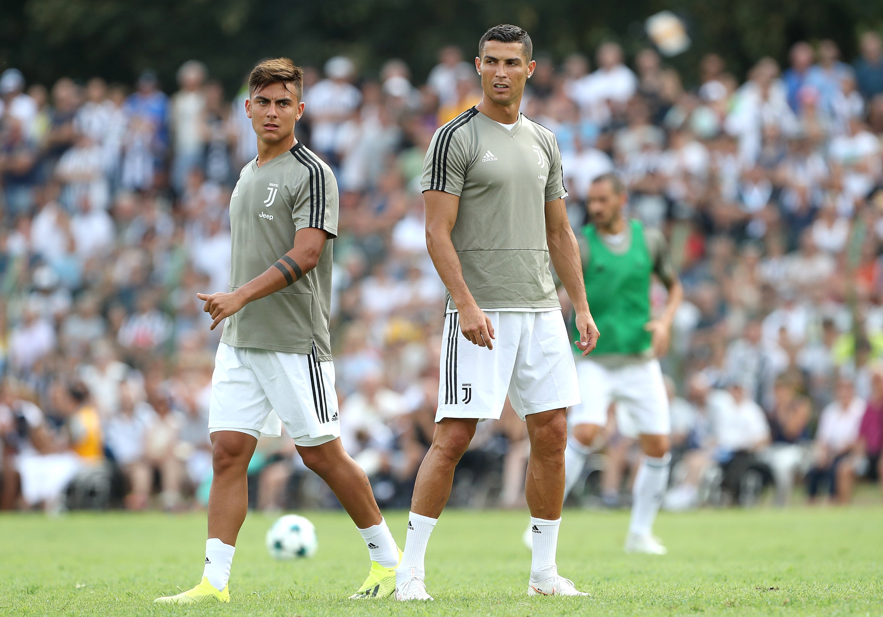 Pirlo carga contra Dybala: "Si entrenara como Cristiano..." Pirlo carga contra Dybala: "Si entrenara como Cristiano..."