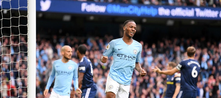 Sterling celebra un gol con el Manchester City Sterling celebra un gol con el Manchester City