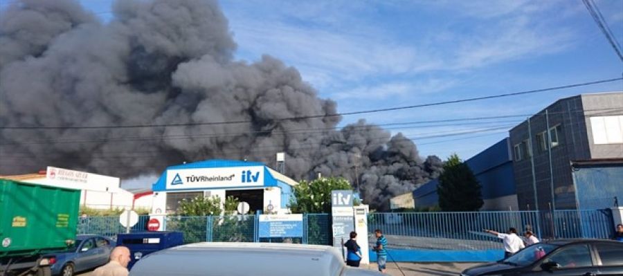 Seis personas resultaron heridas en el incendio de una nava abandonada de Manzanares Seis personas resultaron heridas en el incendio de una nava abandonada de Manzanares