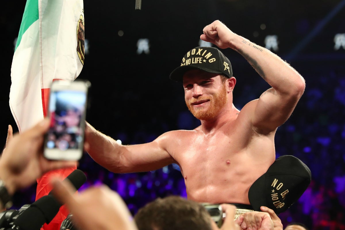'Canelo' Álvarez derrota a Golovkin y se convierte en nuevo campeón del mundo de peso medio del boxeo 'Canelo' Álvarez derrota a Golovkin y se convierte en nuevo campeón del mundo de peso medio del boxeo