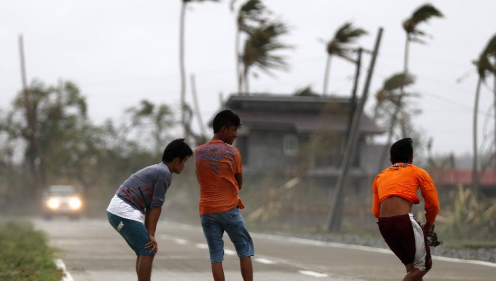 Aumentan a 59 los muertos tras el paso del supertifón 'Mangkhut' por Filipinas Aumentan a 59 los muertos tras el paso del supertifón 'Mangkhut' por Filipinas