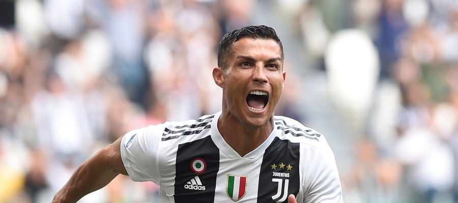 Cristiano Ronaldo celebra su primer gol con la Juventus Cristiano Ronaldo celebra su primer gol con la Juventus