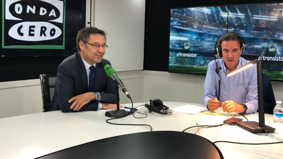 De la Morena con Josep Mar&iacute;a Bartomeu.