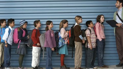 Mezclar ni&ntilde;os en clase