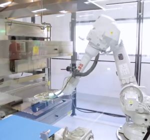 Una máquina robotizada trabajando Una máquina robotizada trabajando