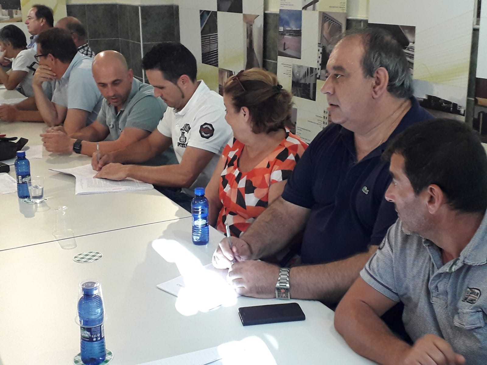 La patronal ASCER acuerda una subida salarial del 3% y los sindicatos desconvocan las protestas La patronal ASCER acuerda una subida salarial del 3% y los sindicatos desconvocan las protestas