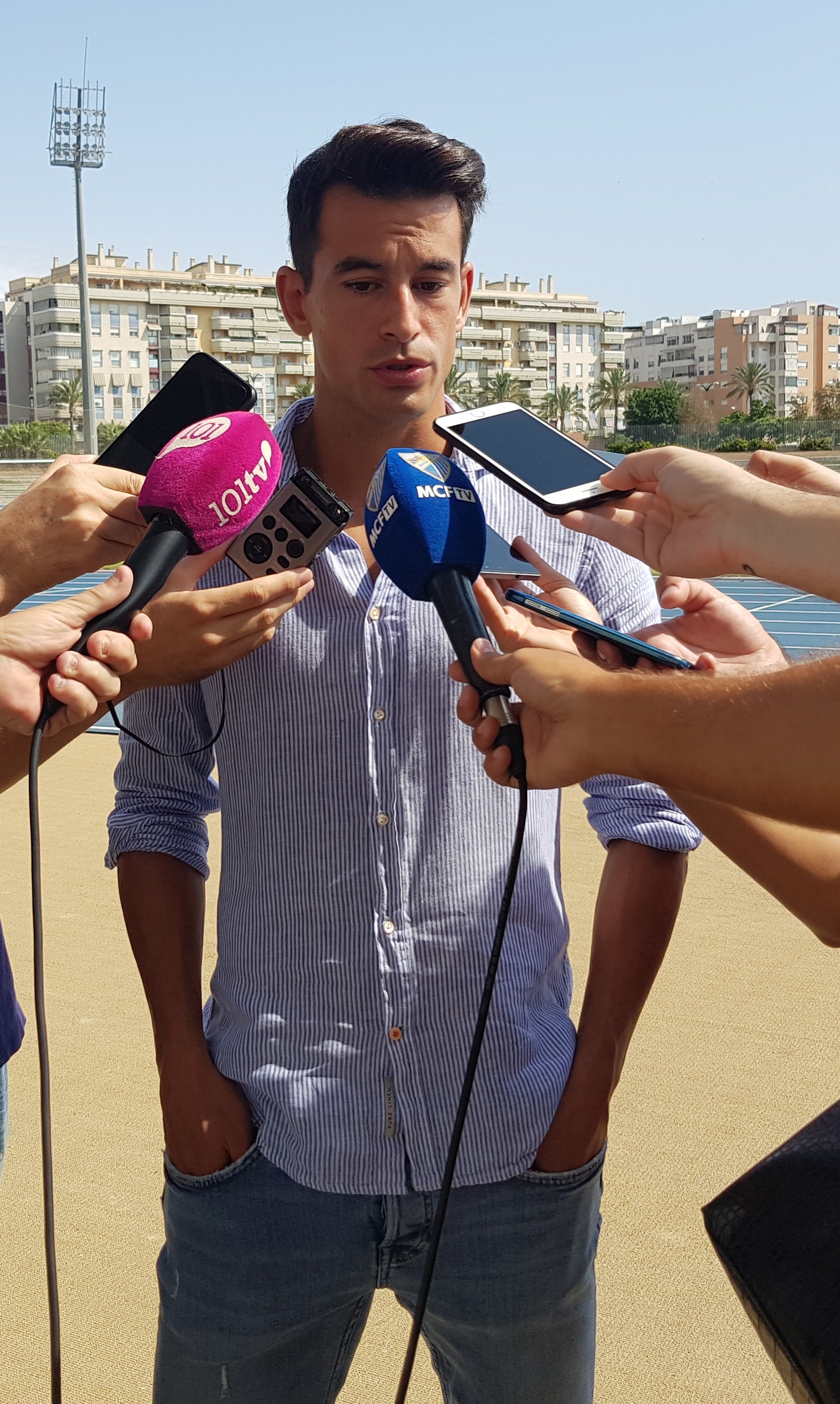 Luis Hernández: "Me bajé el salario porque el Málaga no lo podía asumir" Luis Hernández: "Me bajé el salario porque el Málaga no lo podía asumir"