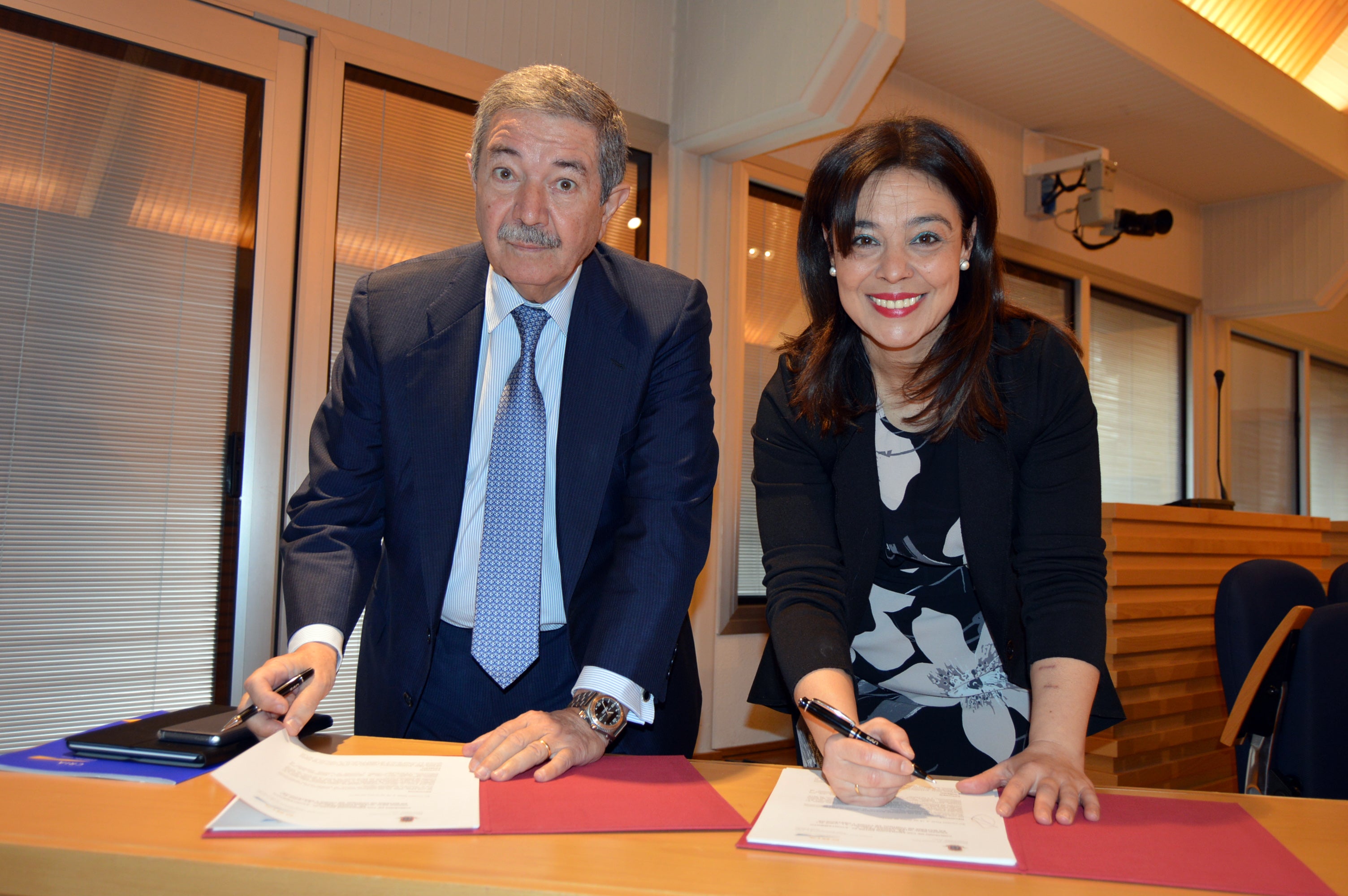 Zamora ve en la firma de las escrituras del Aeropuerto “un paso esperado y deseado” Zamora ve en la firma de las escrituras del Aeropuerto “un paso esperado y deseado”