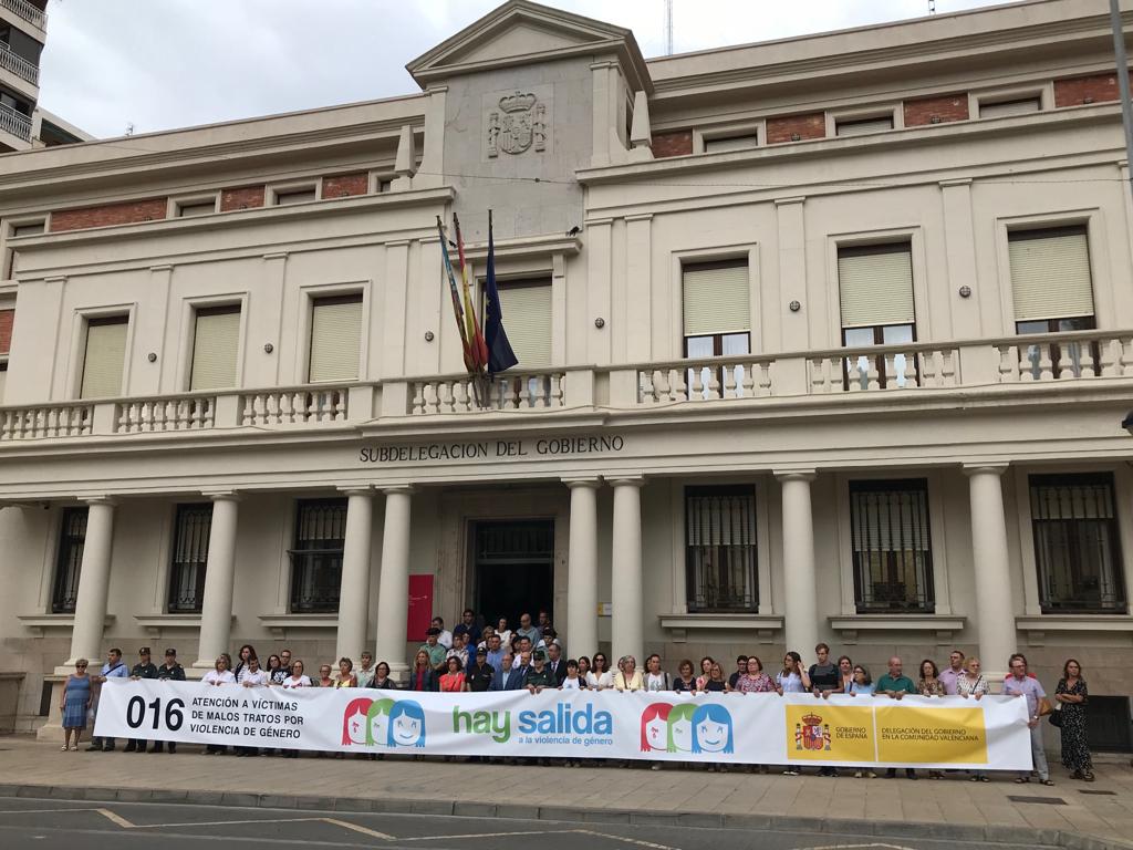 Fiscalia desmiente al TSJ y asegura que sí pidió orden de alejamiento para la madre y las niñas asesinadas ayer en Castellón Fiscalia desmiente al TSJ y asegura que sí pidió orden de alejamiento para la madre y las niñas asesinadas ayer en Castellón