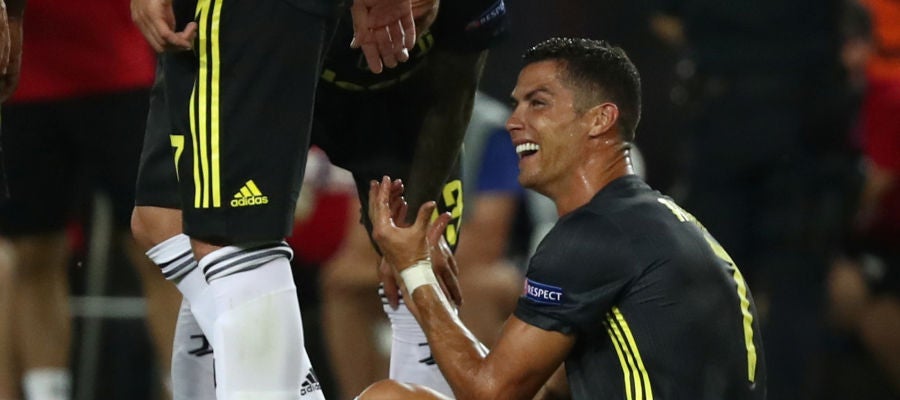 Cristiano Ronaldo, tras su expulsión contra el Valencia Cristiano Ronaldo, tras su expulsión contra el Valencia