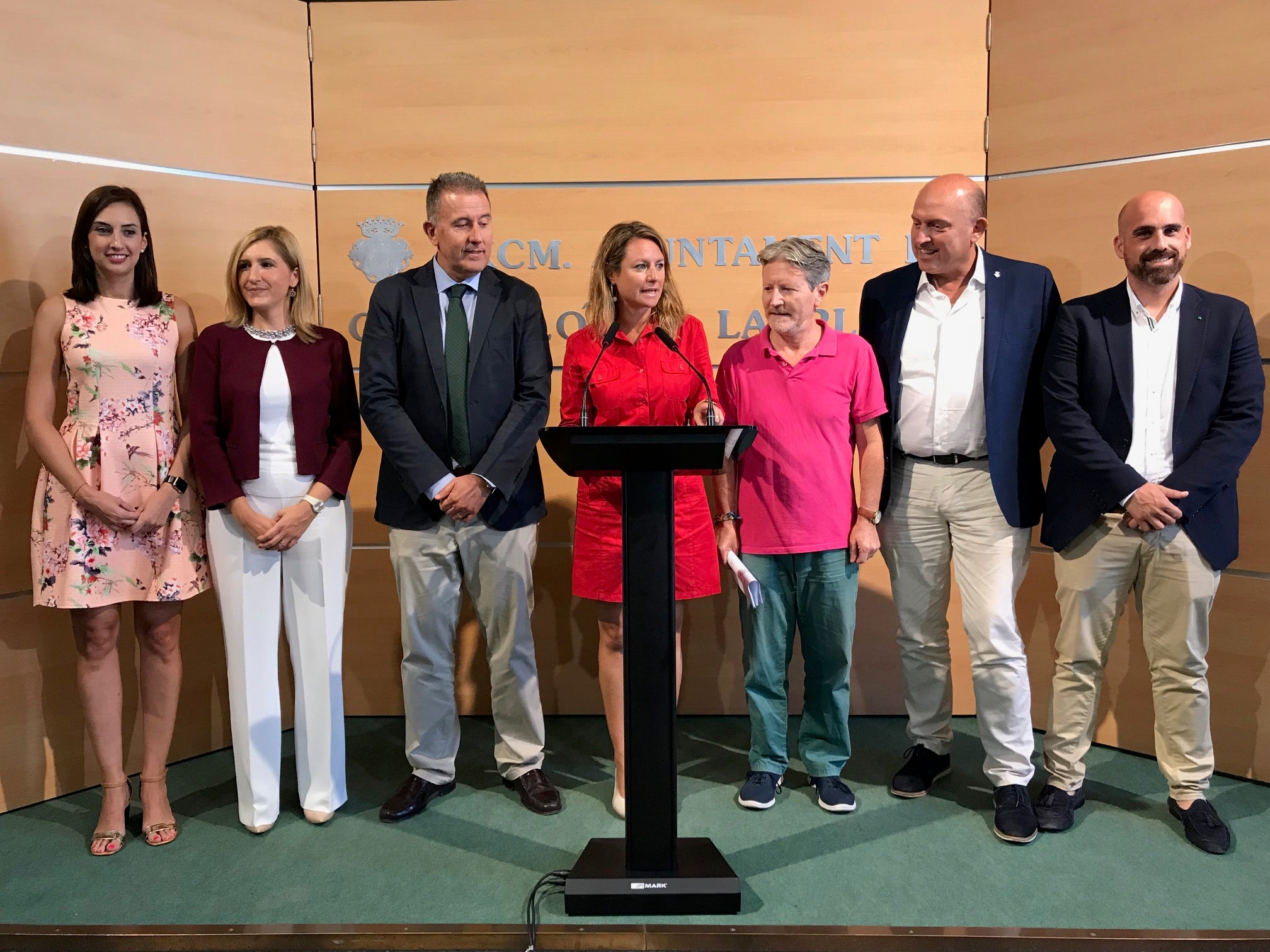 El Grupo Popular municipal exige a la alcaldesa Amparo Marco que pida perdón al "món de la festa" El Grupo Popular municipal exige a la alcaldesa Amparo Marco que pida perdón al "món de la festa"