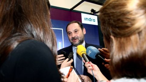 El ministro de Fomento, Jos&eacute; Luis &Aacute;balos
