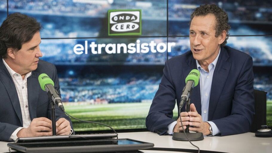 Jorge Valdano con Jos&eacute; Ram&oacute;n de la Morena. 