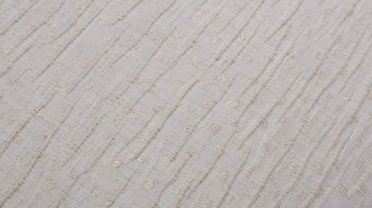 Una empresa textil valenciana hace colchas con los plásticos de la basura del mar Una empresa textil valenciana hace colchas con los plásticos de la basura del mar