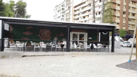 Terraza de la cafetería del mercado provisional de Elche Terraza de la cafetería del mercado provisional de Elche
