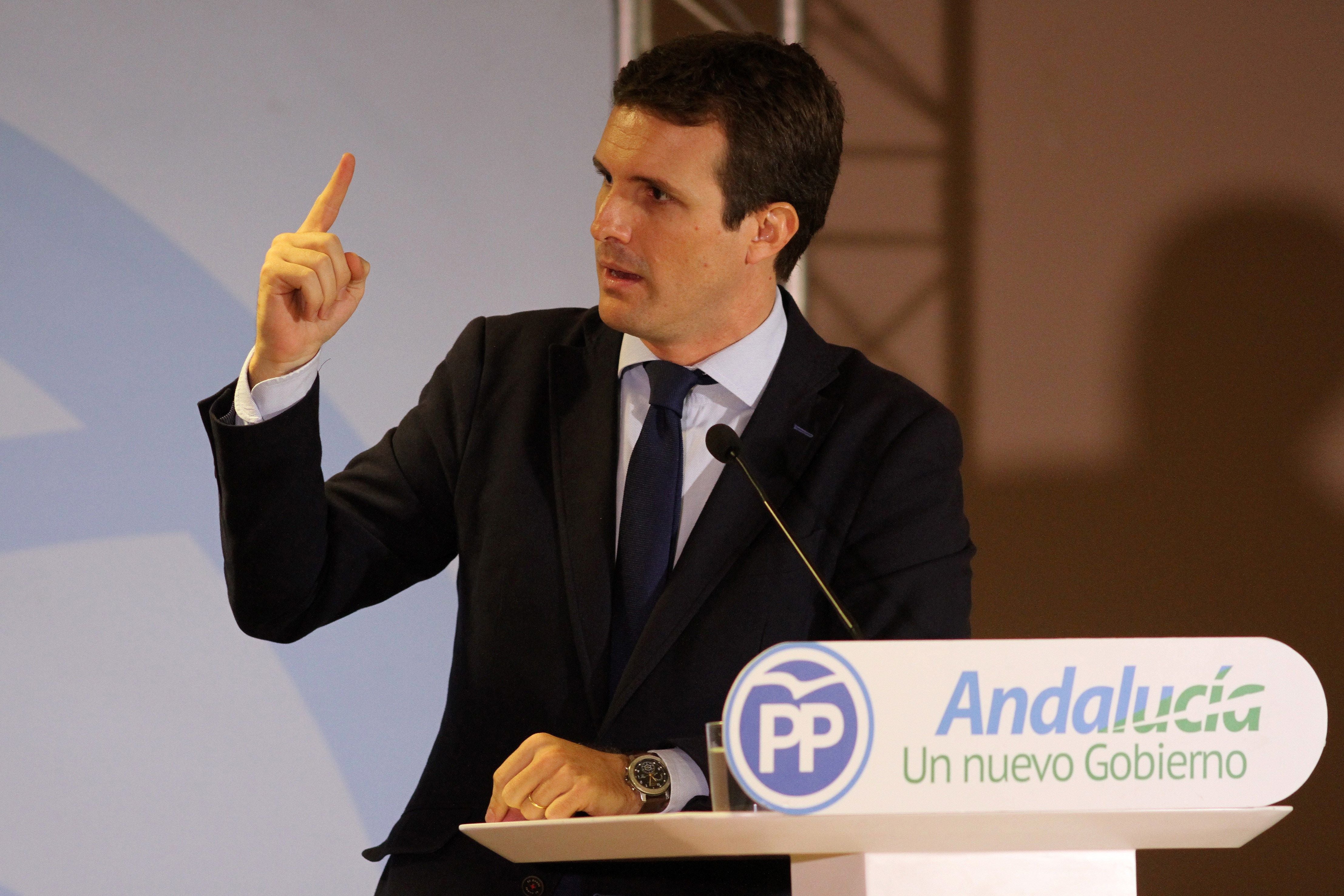 Casado exige a Sánchez aplicar el 155 tras apoyar Torra la "kale borroka" de los CDR para no ser "cómplice del golpismo" Casado exige a Sánchez aplicar el 155 tras apoyar Torra la "kale borroka" de los CDR para no ser "cómplice del golpismo"