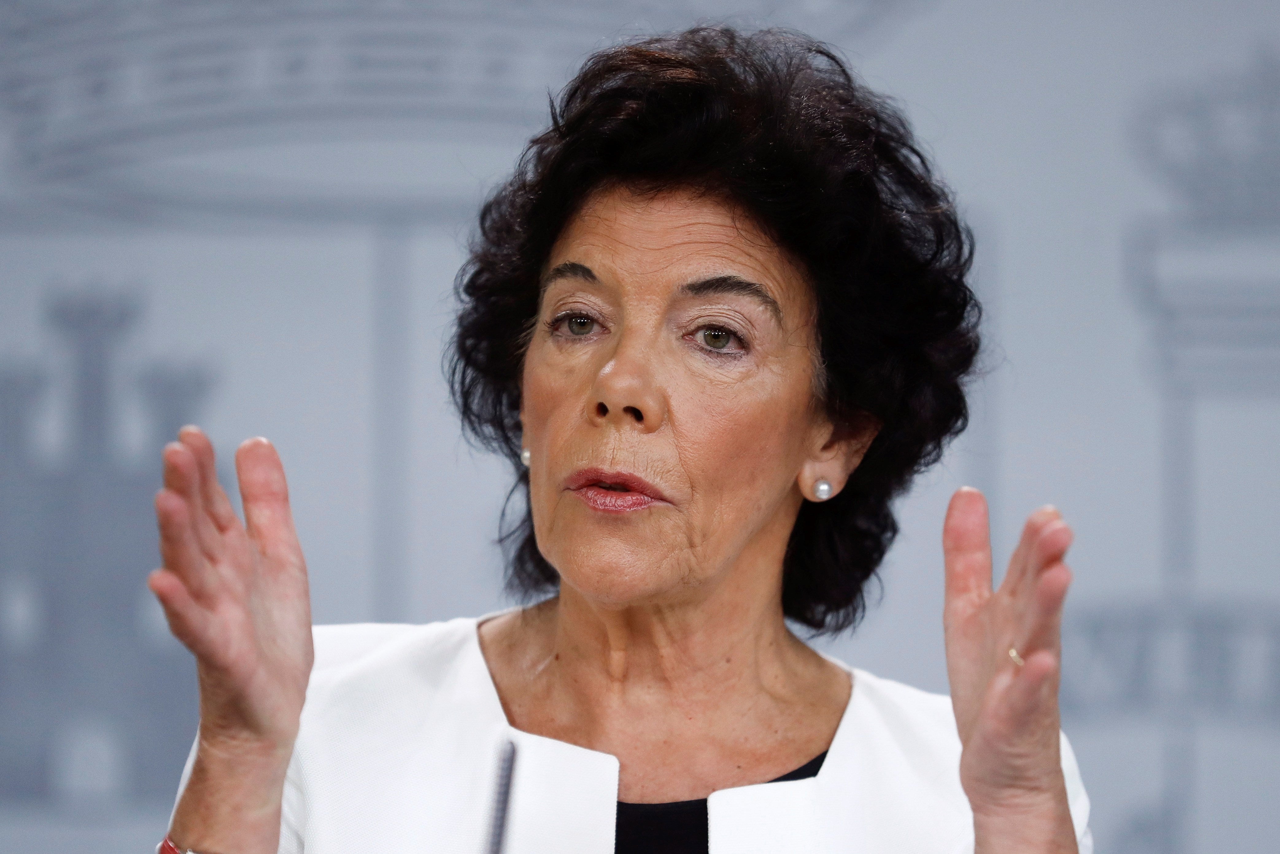 Celaá: "El educador tiene que dejar la ideologización en la puerta del colegio" Celaá: "El educador tiene que dejar la ideologización en la puerta del colegio"