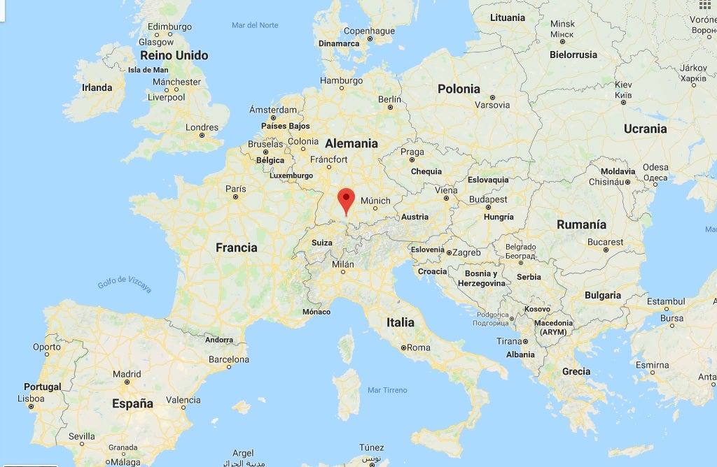 Un hombre apuñala a tres personas en Ravensburg, Alemania Un hombre apuñala a tres personas en Ravensburg, Alemania