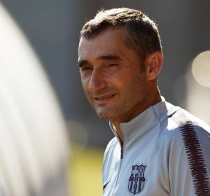 Valverde, antes del entrenamiento del Barça Valverde, antes del entrenamiento del Barça