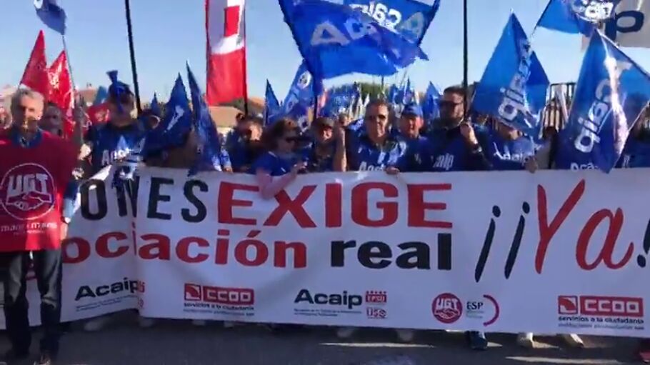 Funcionarios de prisiones protestan frente la c&aacute;rcel de Brieva para exigir una subida del sueldo