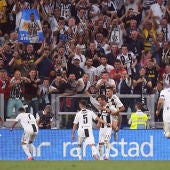 Los jugadores de la Juventus celebran uno de los goles de Mandzukic