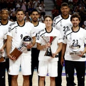 El Real Madrid ofrece la Liga y la Supercopa