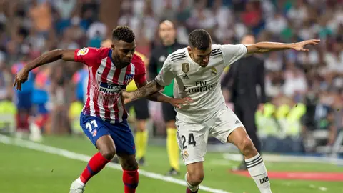 Dani Ceballos puja con Lemar Dani Ceballos puja con Lemar